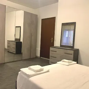 apartament-daniele.hotelslidodijesolo.com/